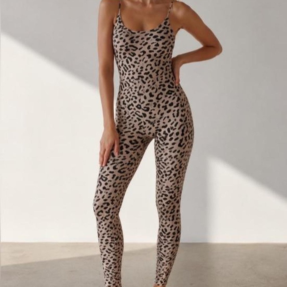 Alice + Olivia Leopard Print Cami Jumpsuit Size 6 Thin Strap Stretch Fitted